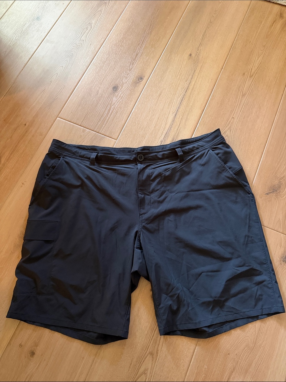 Under Armour Men's Casual Performance Shorts - Black